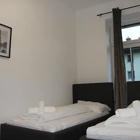 아파트 Staycomfy Mit Aussicht Auf Die Berge 프로럽